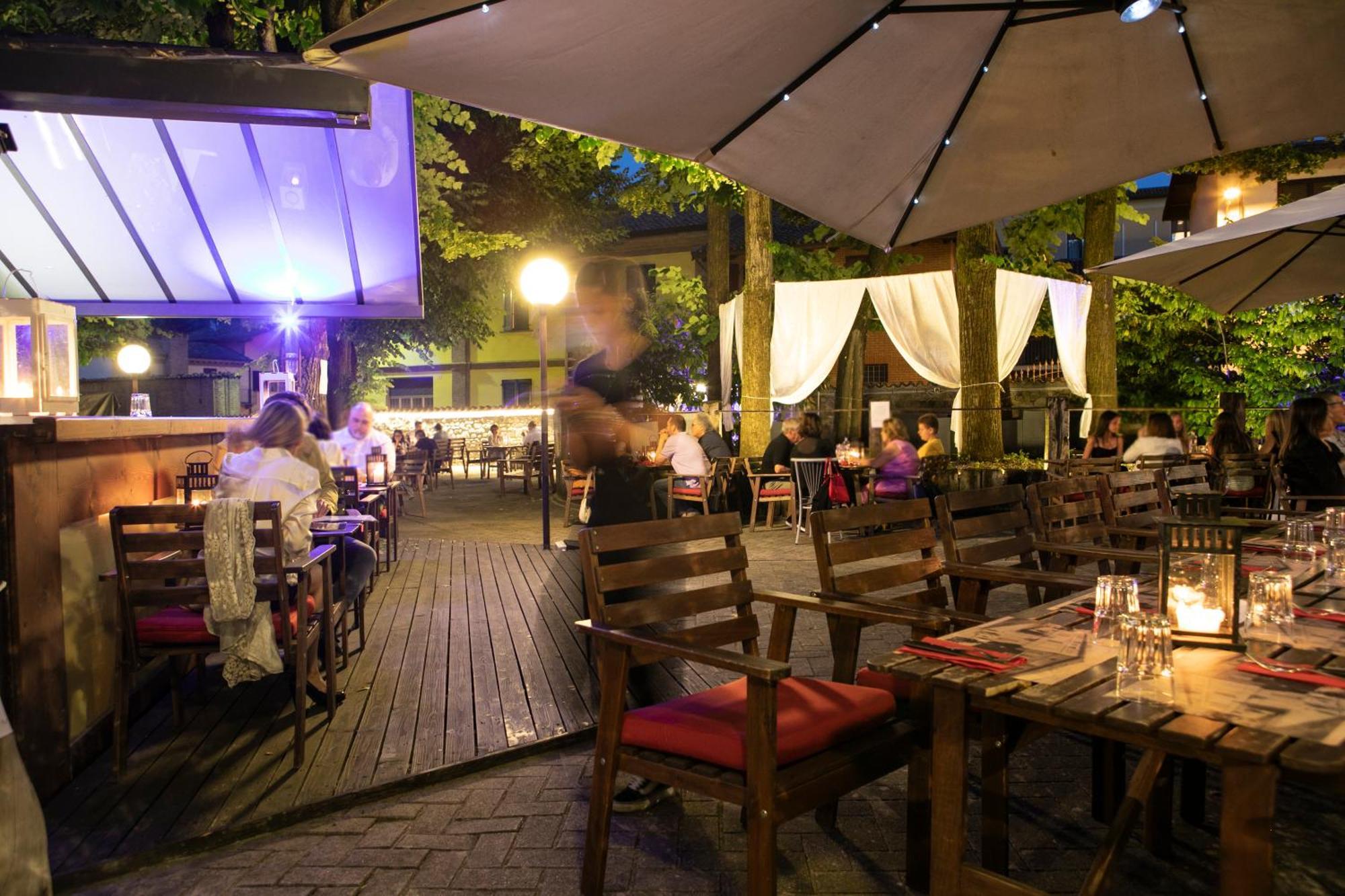 Hotel Milano Pool & Garden 살리체테르메 외부 사진